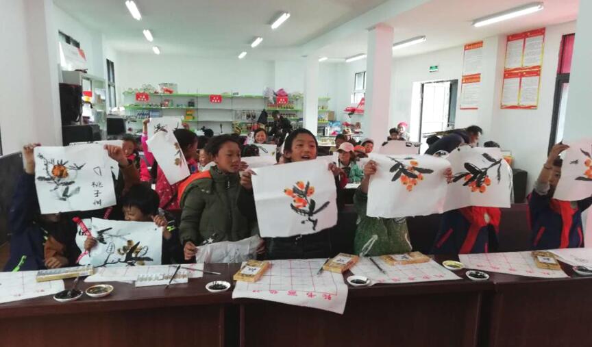 脱贫攻坚 腾龙国际平台创新公司捐建麻格同村“儿童天地”正式开园